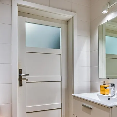 Triventi Mountain By Royal Aparts *