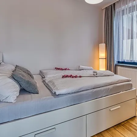Triventi Mountain Residence Z Basenem, Sauna I Jacuzzi By Royal Aparts Apartamento *