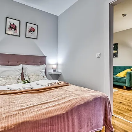 Triventi Mountain Residence Z Basenem, Sauna I Jacuzzi By Royal Aparts Apartamento *