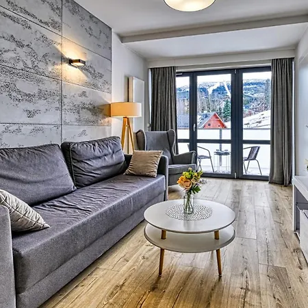 Triventi Mountain Residence Z Basenem, Sauna I Jacuzzi By Royal Aparts Apartamento *