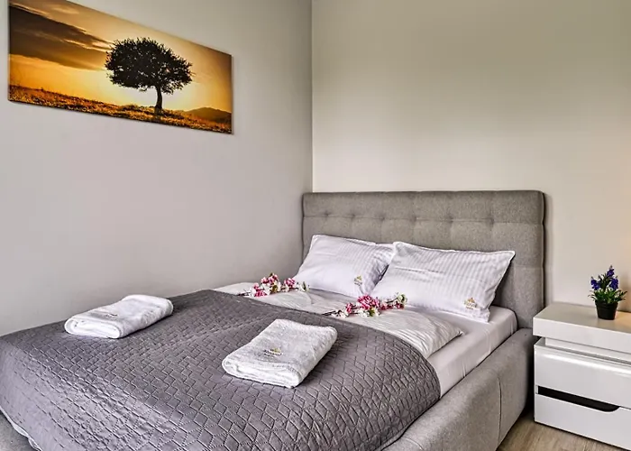 Triventi Mountain By Royal Aparts *